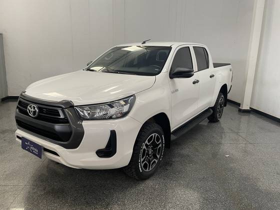 TOYOTA HILUX 2.8 D-4D TURBO DIESEL CD POWER PACK 4X4 MANUAL